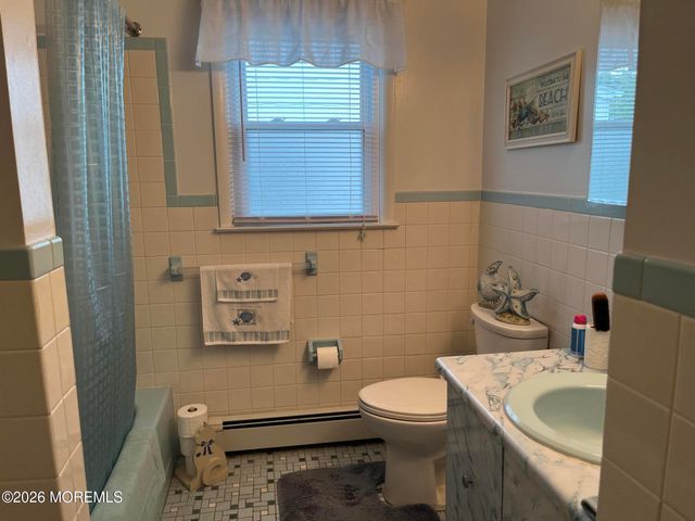 8 Killington Road, Toms River, NJ 08757