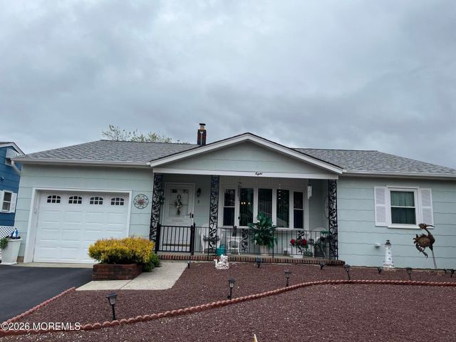 8 Killington Road, Toms River, NJ 08757