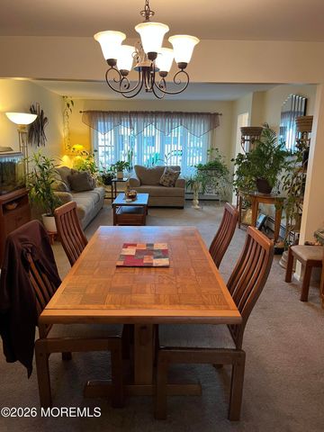 8 Killington Road, Toms River, NJ 08757