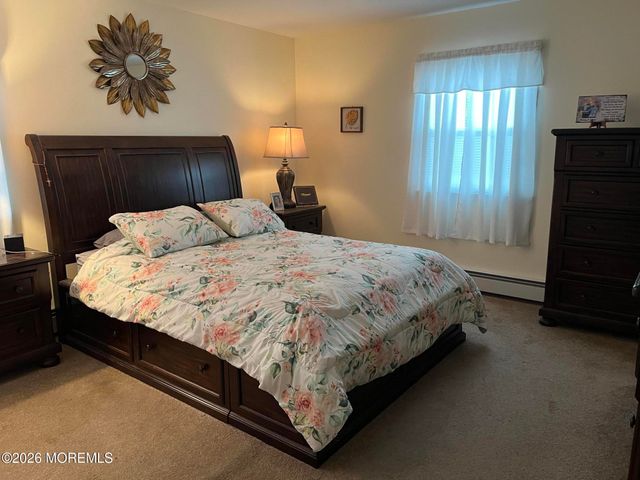 8 Killington Road, Toms River, NJ 08757