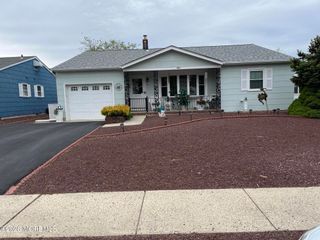 8 Killington Road, Toms River, NJ 08757