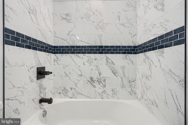 9 AVENAL RD, Baltimore, MD 21221