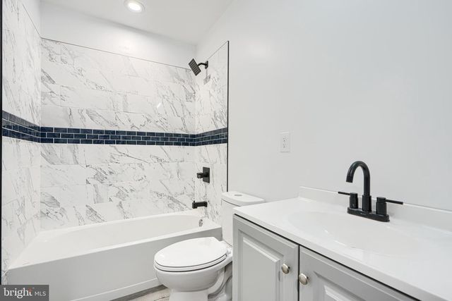9 AVENAL RD, Baltimore, MD 21221