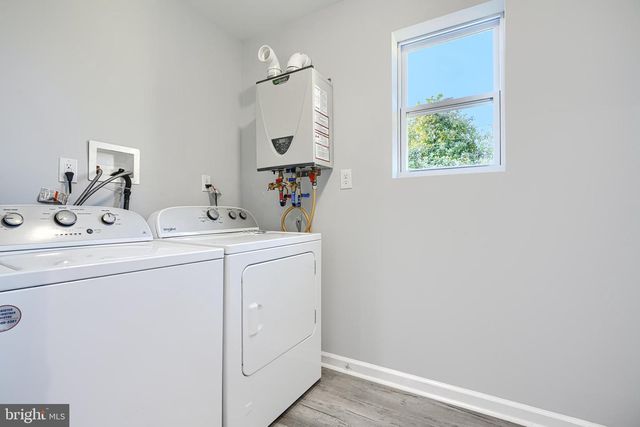 9 AVENAL RD, Baltimore, MD 21221