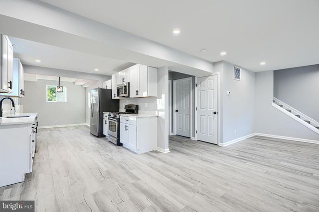9 AVENAL RD, Baltimore, MD 21221