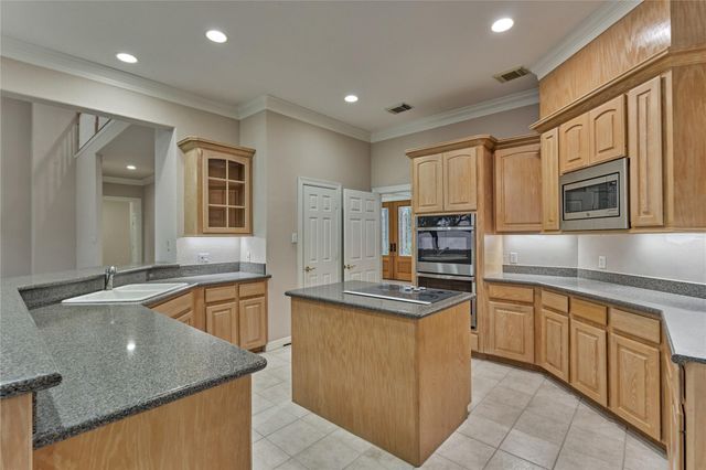 9370 Escondido Drive, Willis, TX 77318