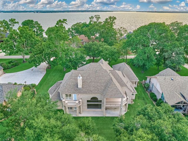 9370 Escondido Drive, Willis, TX 77318