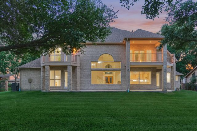 9370 Escondido Drive, Willis, TX 77318