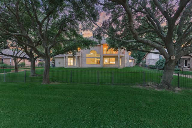 9370 Escondido Drive, Willis, TX 77318