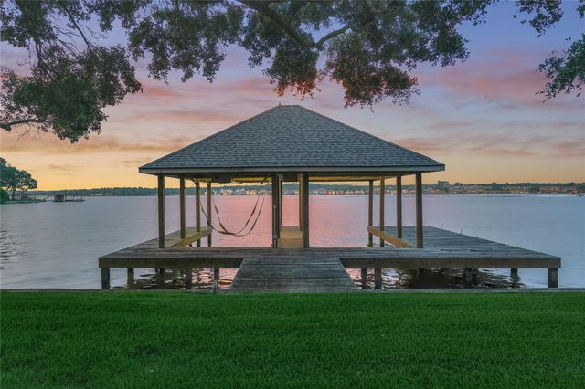 9370 Escondido Drive, Willis, TX 77318