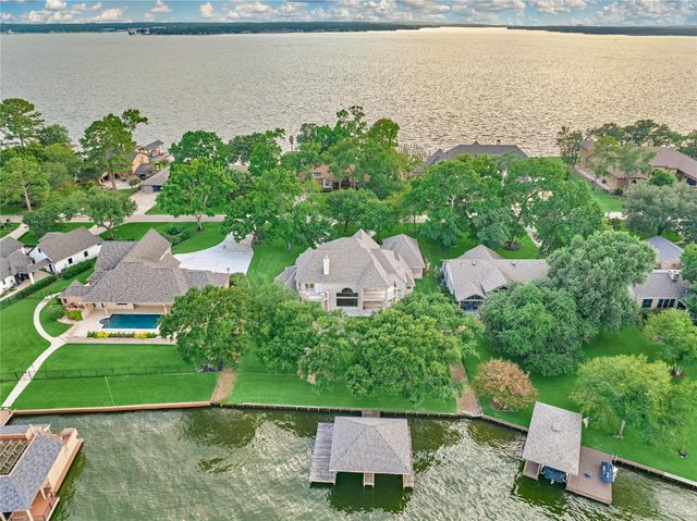 9370 Escondido Drive, Willis, TX 77318