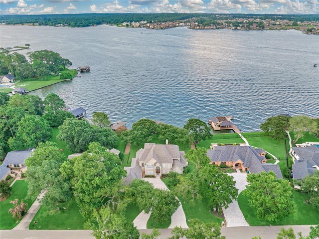 9370 Escondido Drive, Willis, TX 77318