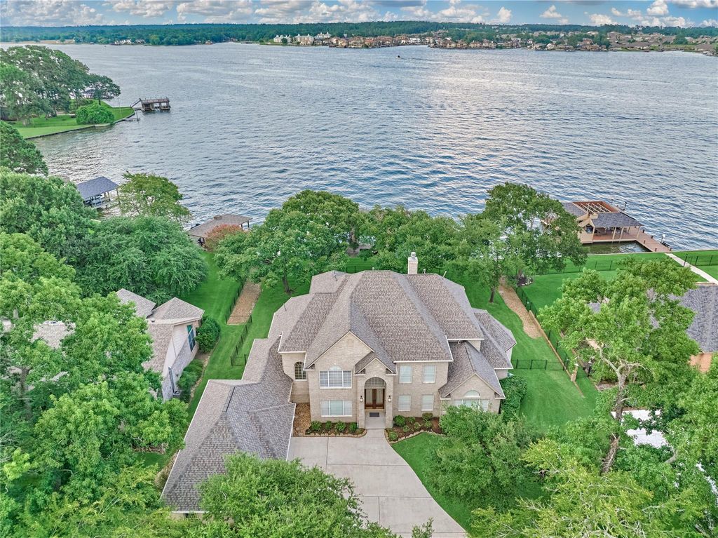 9370 Escondido Drive, Willis, TX 77318