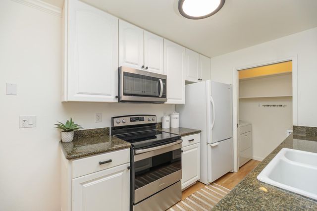 121 Cheda Ln, Novato, CA 94947