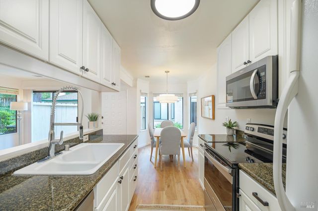 121 Cheda Ln, Novato, CA 94947