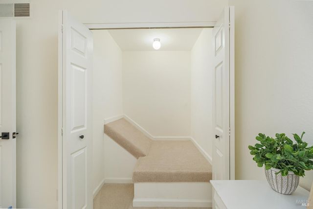 121 Cheda Ln, Novato, CA 94947