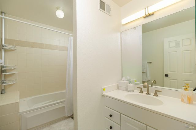 121 Cheda Ln, Novato, CA 94947