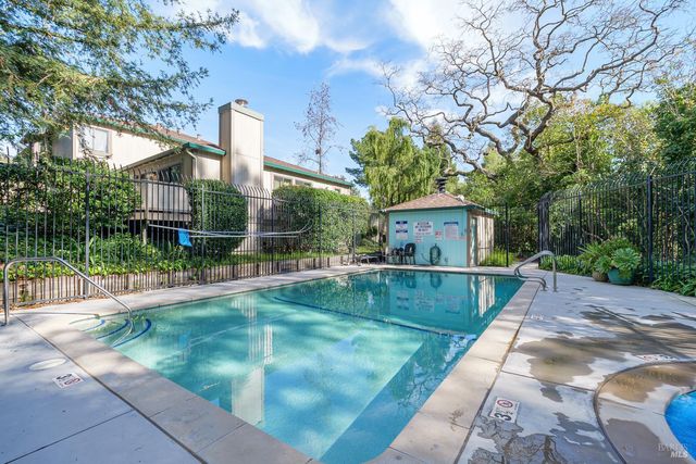 121 Cheda Ln, Novato, CA 94947