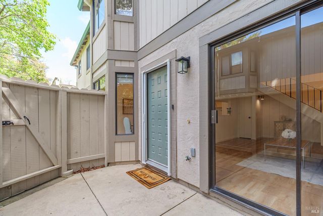 121 Cheda Ln, Novato, CA 94947