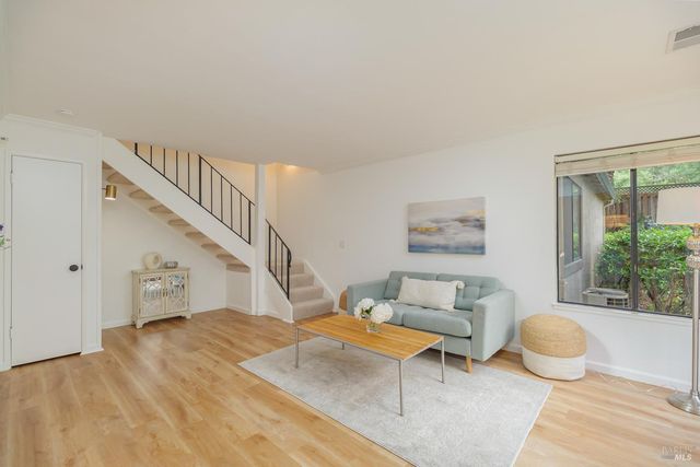 121 Cheda Ln, Novato, CA 94947