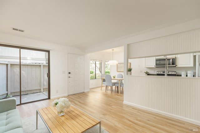 121 Cheda Ln, Novato, CA 94947