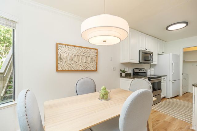 121 Cheda Ln, Novato, CA 94947