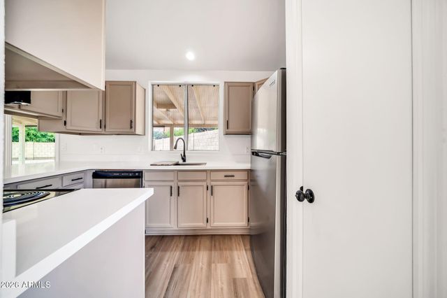 19662 N 8TH Place, Phoenix, AZ 85024