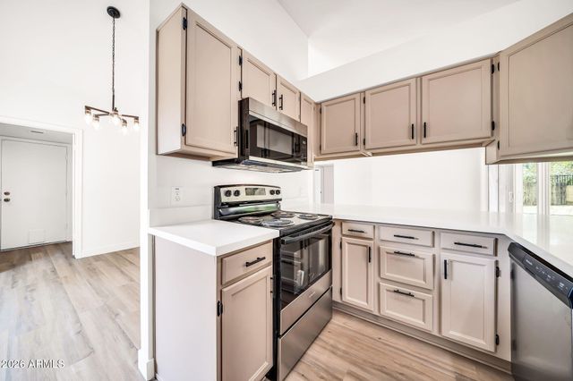 19662 N 8TH Place, Phoenix, AZ 85024
