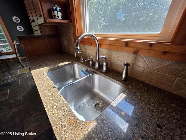 193 Meadowview Ln, Hardinsburg, KY 40143