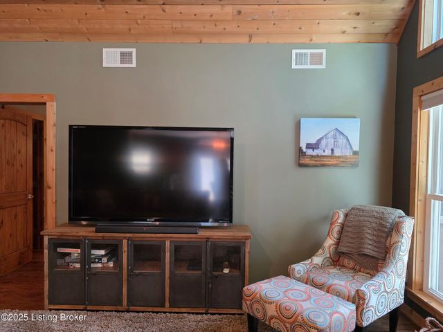 193 Meadowview Ln, Hardinsburg, KY 40143