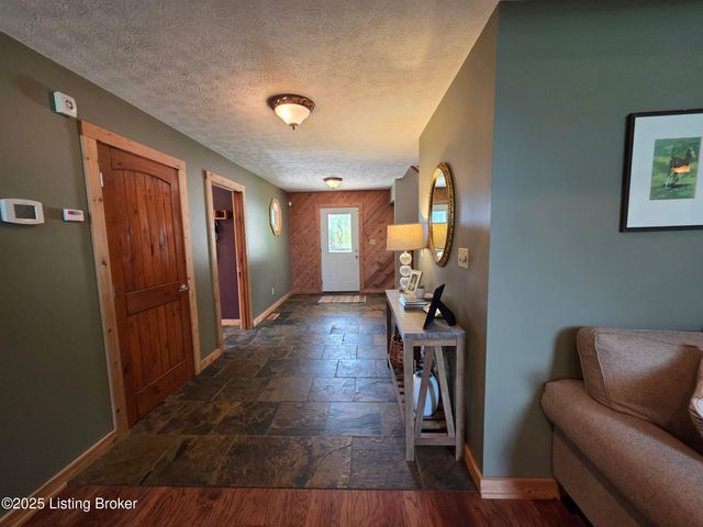 193 Meadowview Ln, Hardinsburg, KY 40143