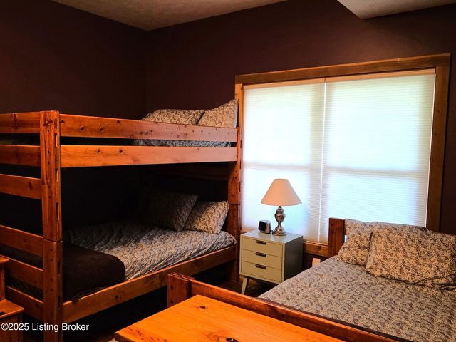 193 Meadowview Ln, Hardinsburg, KY 40143