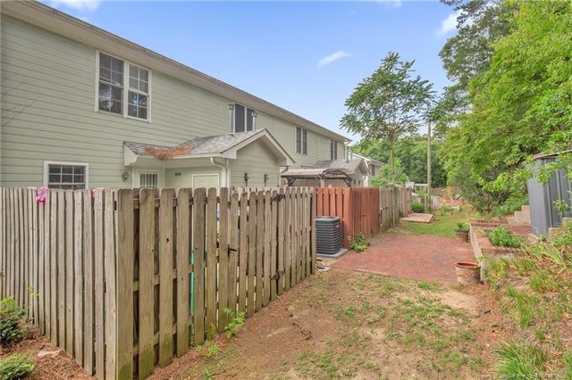 425 Cityview Lane, Fayetteville, NC 28301