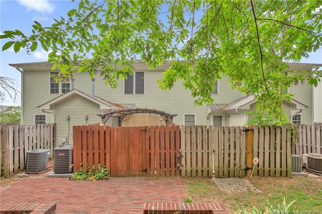 425 Cityview Lane, Fayetteville, NC 28301