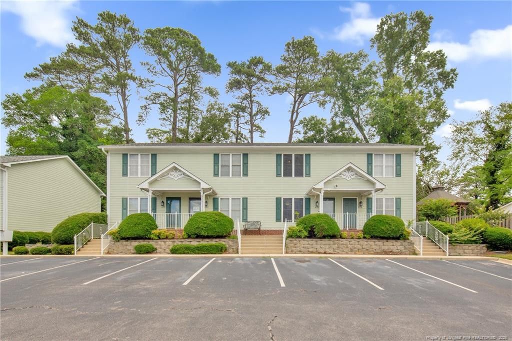425 Cityview Lane, Fayetteville, NC 28301