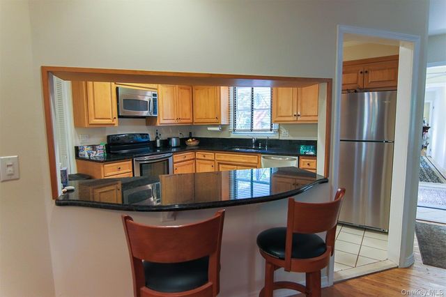 101 N Country Road, Shoreham, NY 11786