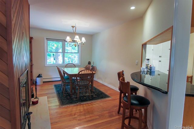 101 N Country Road, Shoreham, NY 11786