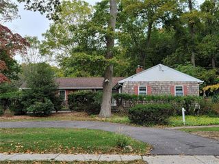 101 N Country Road, Shoreham, NY 11786