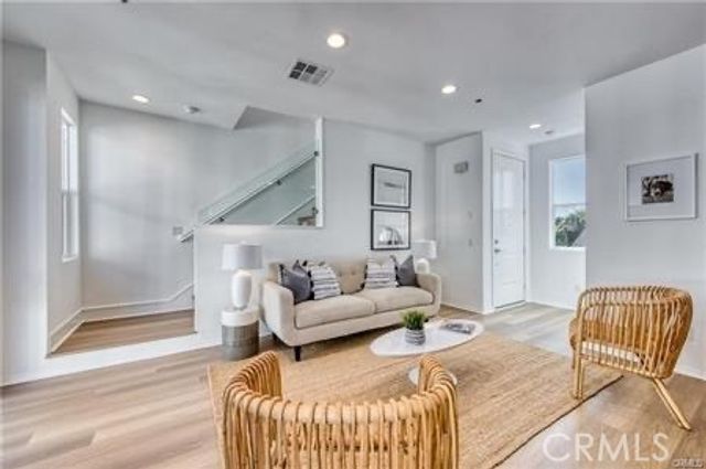 20452 santa ana Avenue 5, Newport Beach, CA 92663