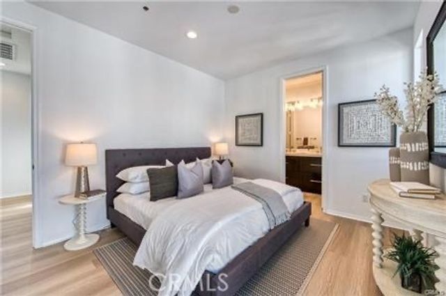 20452 santa ana Avenue 5, Newport Beach, CA 92663