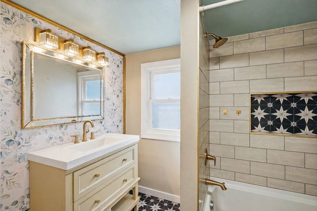 6208 SE 2nd Street, Des Moines, IA 50315