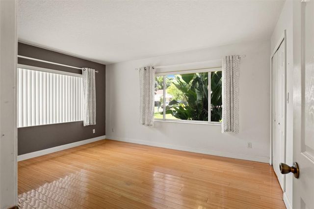 2725 N MYRTLE AVENUE, Tampa, FL 33602