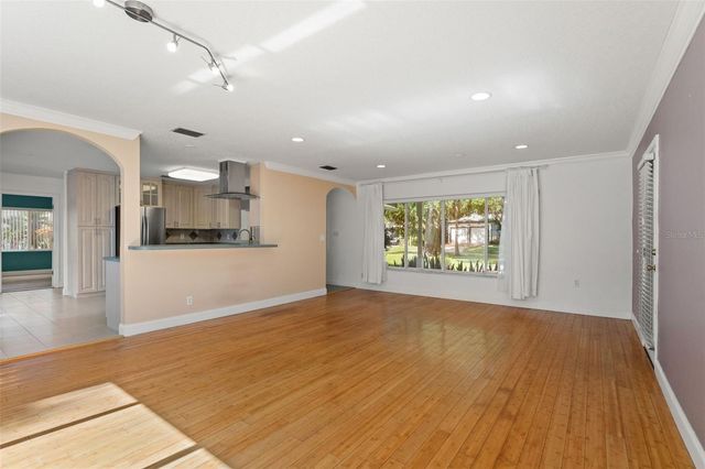 2725 N MYRTLE AVENUE, Tampa, FL 33602