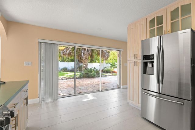 2725 N MYRTLE AVENUE, Tampa, FL 33602