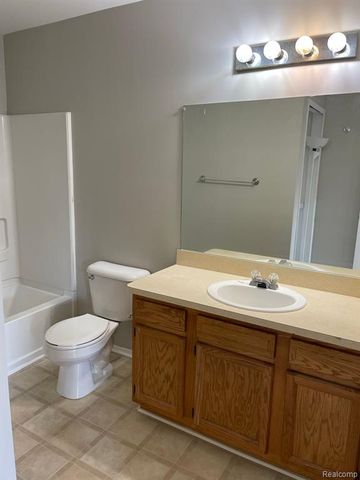 269 Stonegate, Pontiac, MI 48341