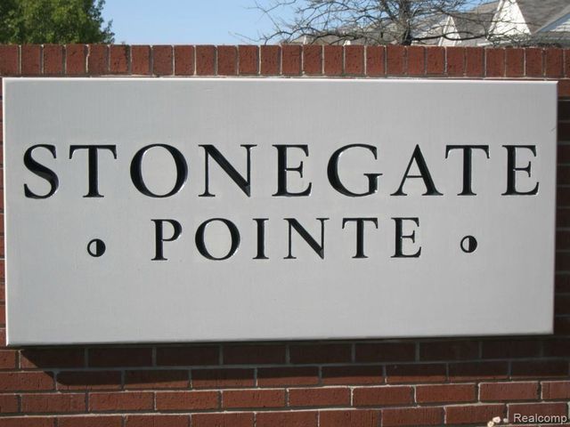 269 Stonegate, Pontiac, MI 48341