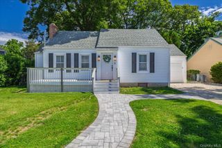 445 Coolidge Drive, Centerport, NY 11721