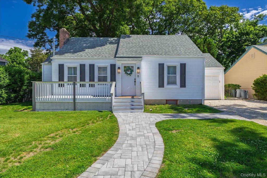 445 Coolidge Drive, Centerport, NY 11721