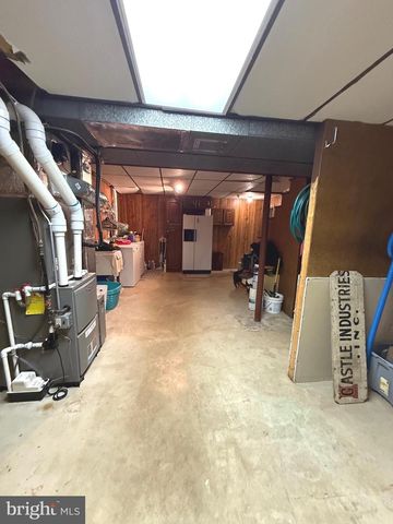 19 VALERIE DR, Elizabethtown, PA 17022