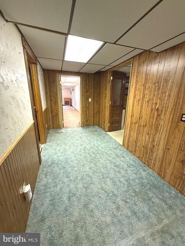 19 VALERIE DR, Elizabethtown, PA 17022
